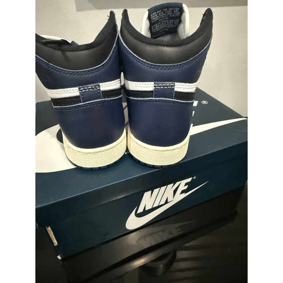Nike Air Jordan 1 High OG Midnight Navy DZ5485-401 Size 4.5Y New - Picture 3 of 6